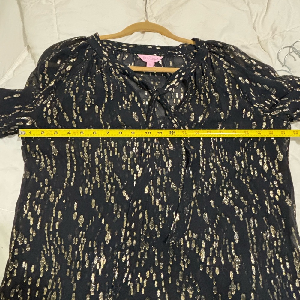 Lilly Pulitzer Black Gold Metallic Silk V Neck Blouse Size Large - Picture 7 of 8